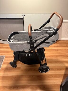 Vevor Bassinet Stroller with Brown Leatherette Handles